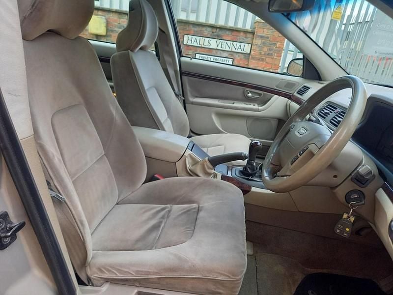 Used Volvo S80 2001 Gold Sedan