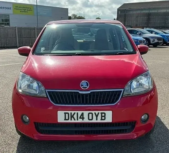 Usado Skoda Citigo Elegance 75 CV (55 kW) 2014 Rojo Utilitario