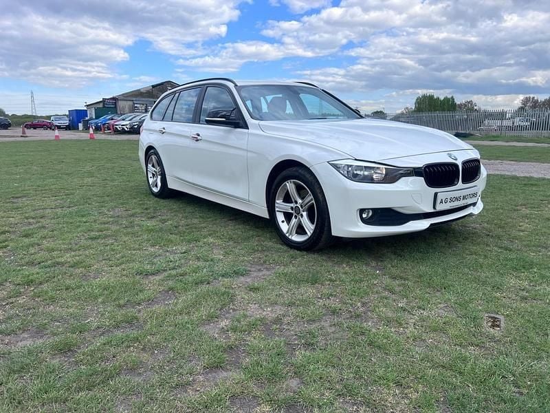Used BMW 318 Impressive 2015 White Estate