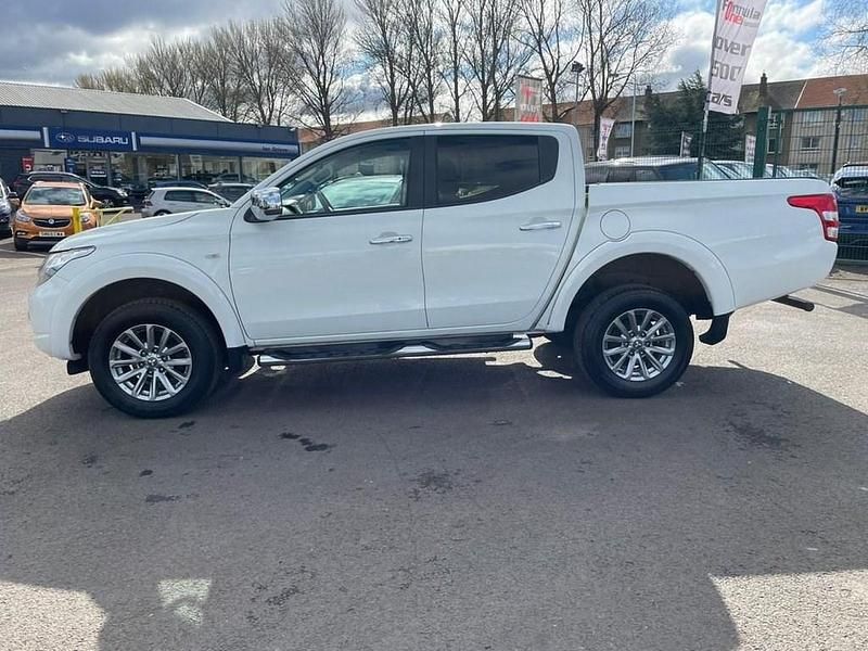 Used Mitsubishi L200 178 HP (130 kW) 2017 White Pickup