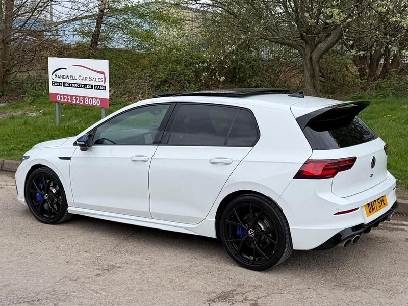 Second-hand VW Golf VIII R 2023 Alb Hatchback