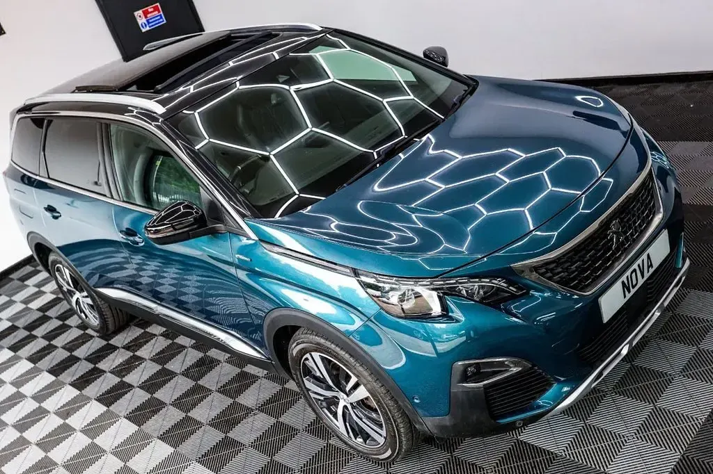 Used Peugeot 5008 GT-line 130 HP (95 kW) 2017 Green Hatchback