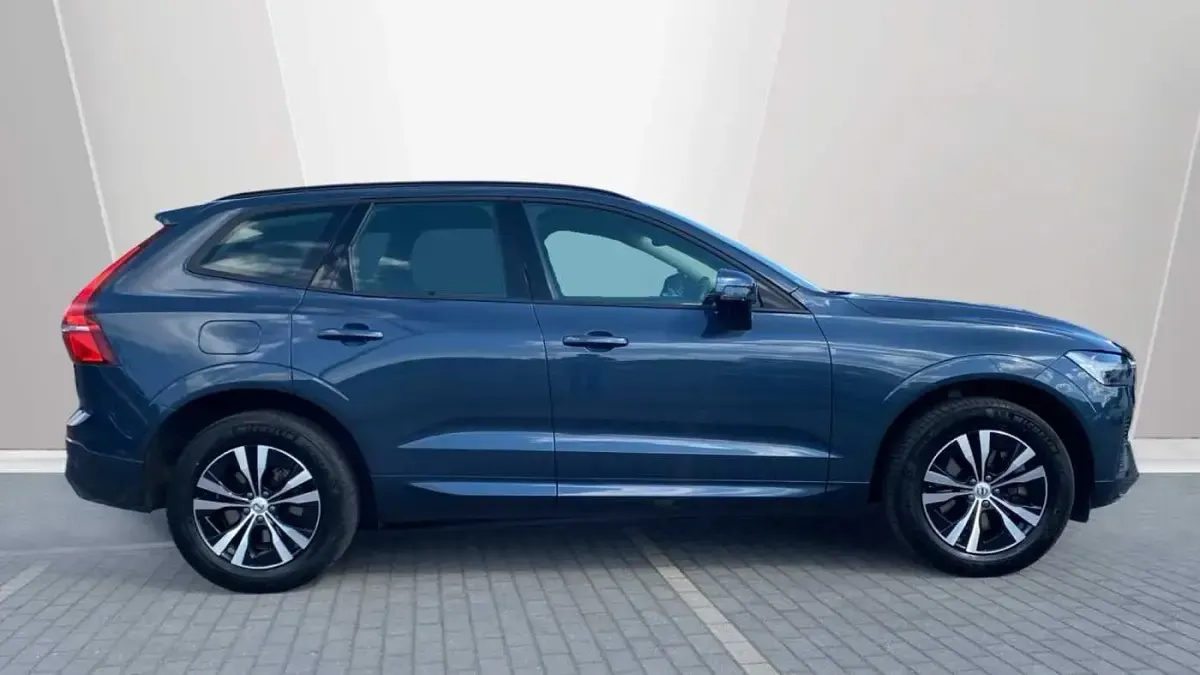 Used Volvo XC60 Core 250 HP (183 kW) 2023 Blue SUV