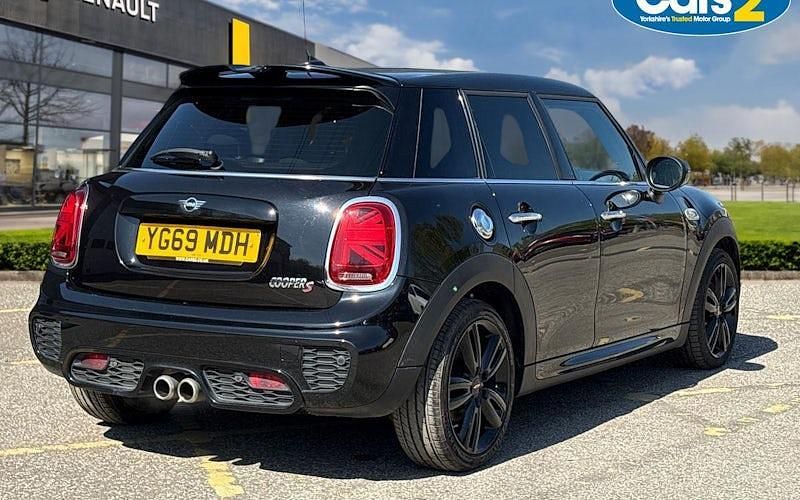 Usado Mini Cooper S Sport 192 HP (141 kW) 2020 Preto Citadino