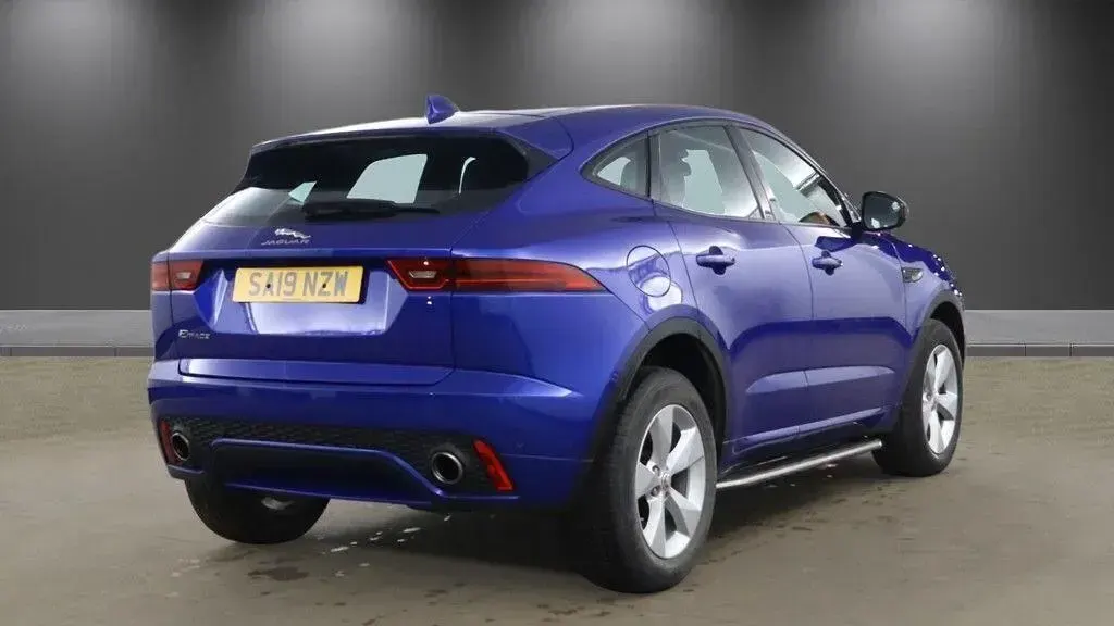Używany Jaguar E-Pace R-Dynamic 150 KM (110 kW) 2019 Niebieski SUV