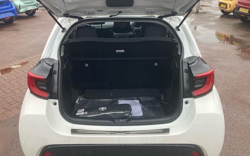 Used Toyota Yaris Hybrid Design 116 HP (85 kW) 2026 Hatchback