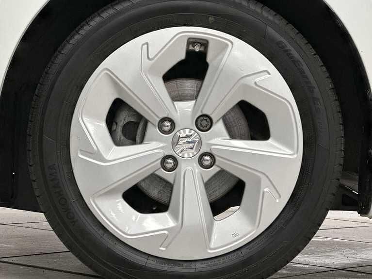 Used Suzuki Swift 82 HP (60 kW) 2024 White Hatchback