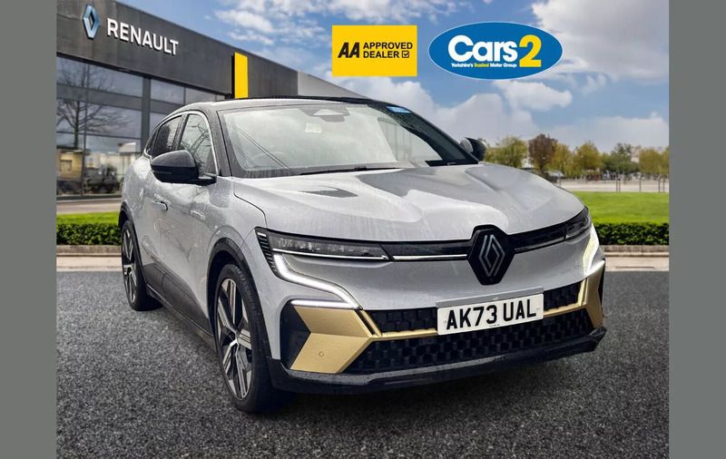 Grey/black Used 2023 Renault Mégane Hatchback | £19,750 (Fair price) - Image 1/4