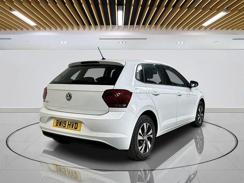 Used VW Polo SE 95 HP (69 kW) 2019 White Hatchback