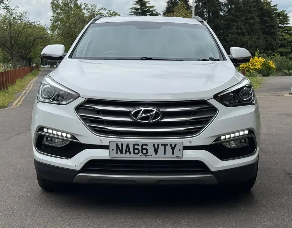 Used Hyundai Santa Fe Premium 200 HP (147 kW) 2016 White SUV