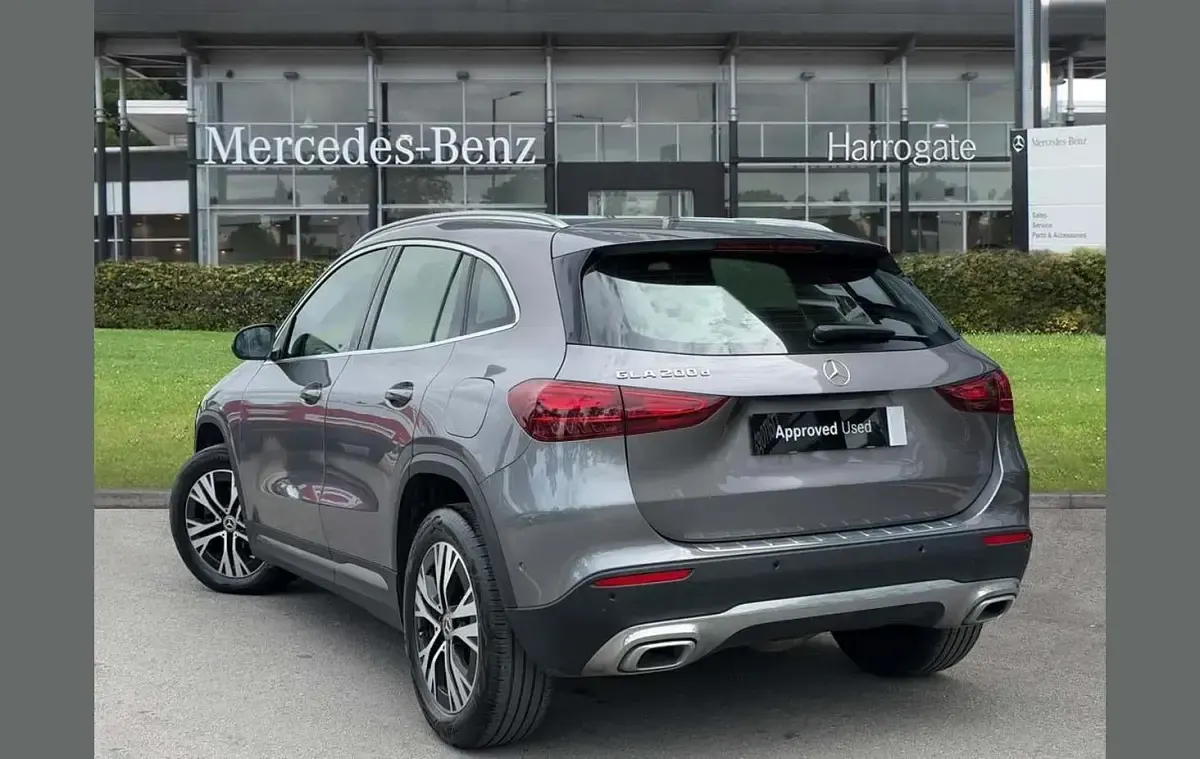 Used Mercedes GLA200 Executive 150 HP (110 kW) 2024 Grey SUV