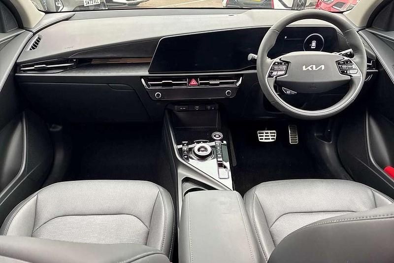 Used Kia Niro 127 HP (93 kW) 2025 Red SUV