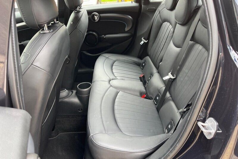 Used Mini Cooper S Exclusive 192 HP (141 kW) 2023 Black Hatchback