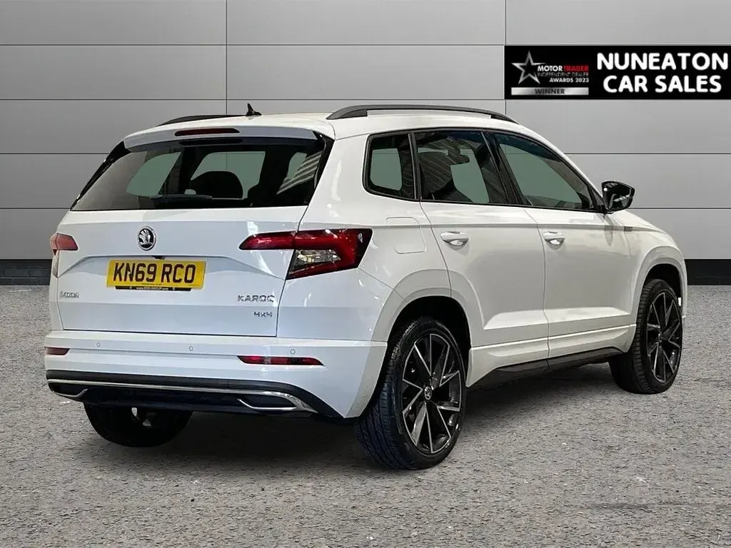 Used Skoda Karoq SportLine 190 HP (139 kW) 2019 White SUV
