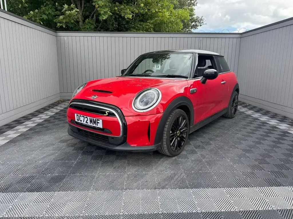 Used Mini Cooper SE Hatch 135 kW (184 HP) 2022 Red Hatchback