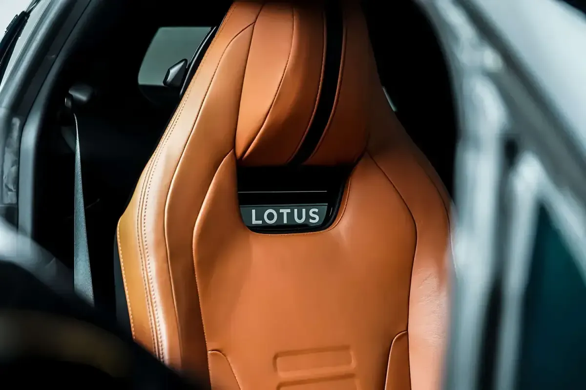 Used Lotus Emira 405 HP (297 kW) 2023 Green Coupe