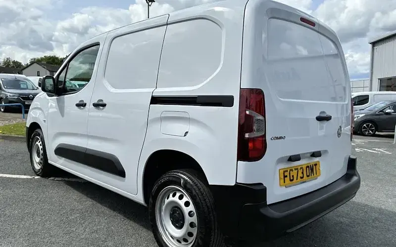 Used Vauxhall Combo 101 HP (74 kW) 2023 MPV