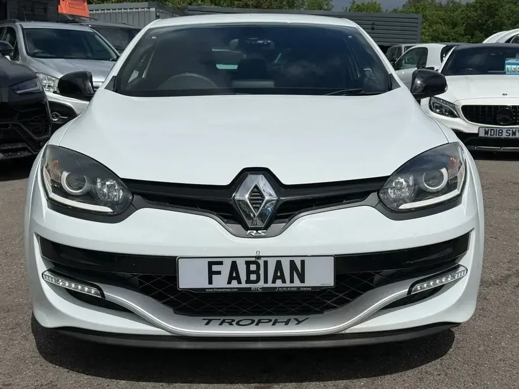 Usado Renault Mégane Coupé Trophy 275 HP (202 kW) 2015 Branco Coupé