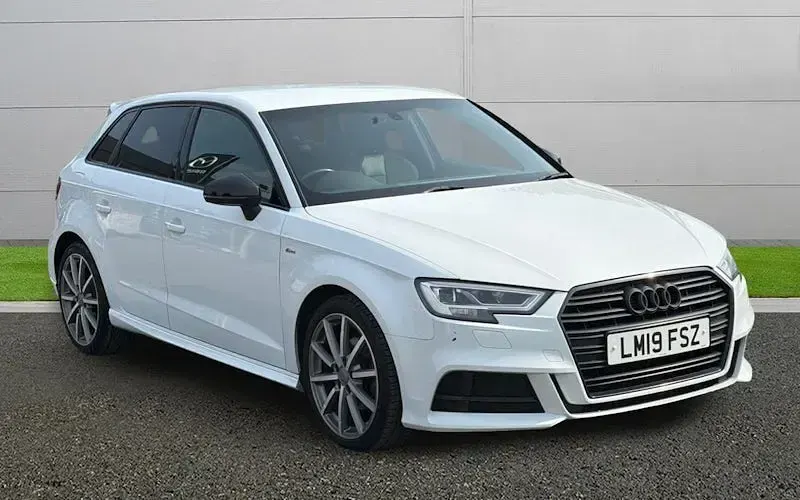 Usado Audi A3 Sportback Black Edition 116 HP (85 kW) 2019 Citadino