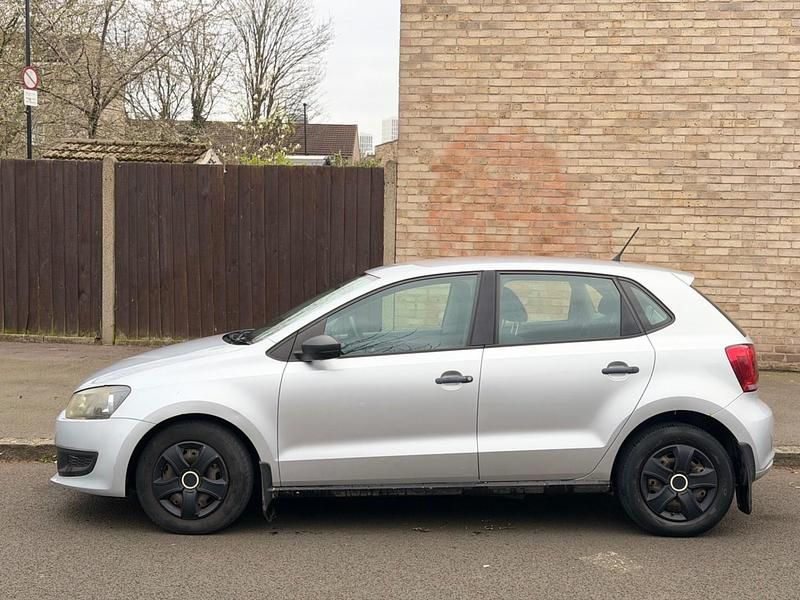 Usado VW Polo S 2010 Prateado Citadino