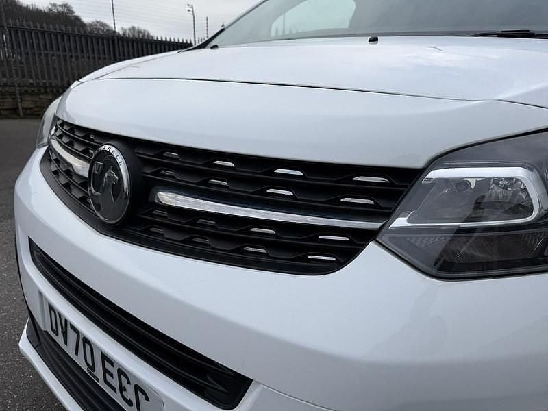 Used Vauxhall Vivaro Sportive 100 HP (73 kW) 2020 White MPV