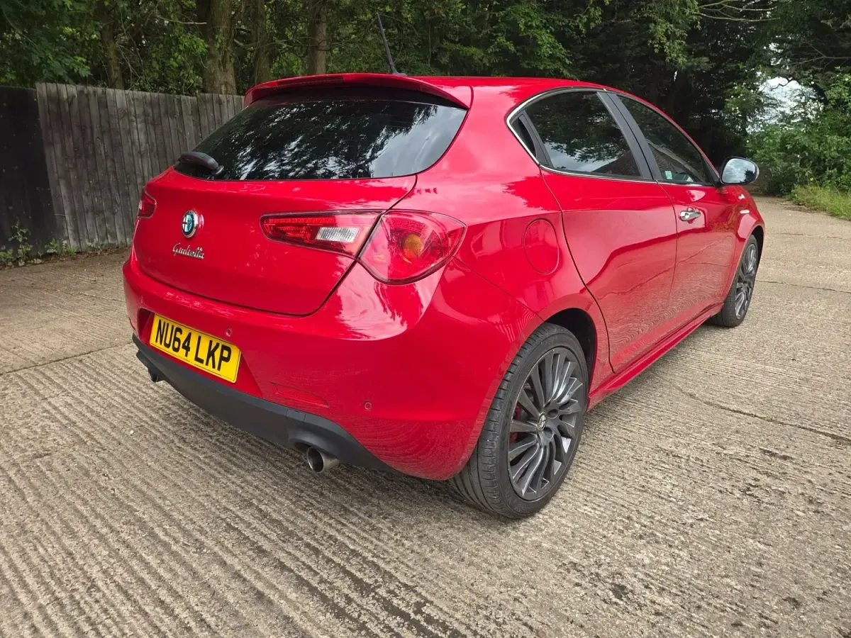 Used Alfa Romeo Giulietta 2014 Red Hatchback