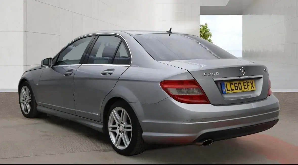 Begagnad Mercedes C250 204 HK (150 kW) 2010 Silver Sedan
