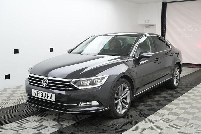 Used VW Passat GT 150 HP (110 kW) 2019 Grey Sedan