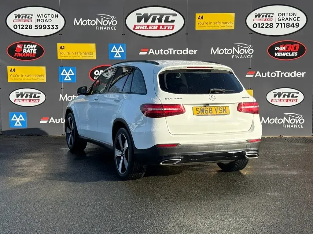 Usado Mercedes GLC250 Urban 211 HP (155 kW) 2018 Branco SUV