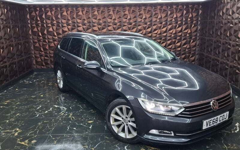 Used 2019 VW Passat Business Estate | £8,349 (Good price) - Image 1/4