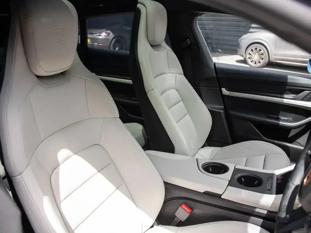 Used Porsche Taycan Cross Turismo 419 kW (571 HP) 2022 Blue Estate