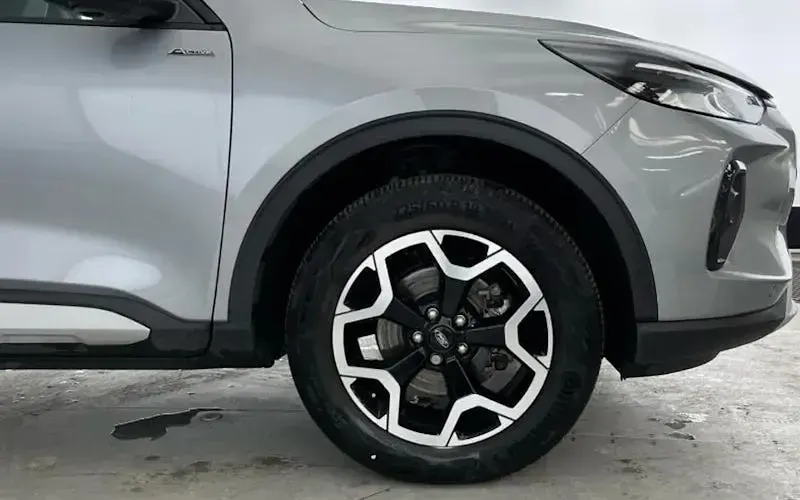 Used Ford Kuga Active 179 HP (131 kW) 2025 Silver SUV