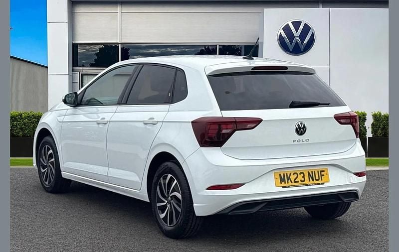 Usado VW Polo Life 80 HP (58 kW) 2023 Branco Citadino