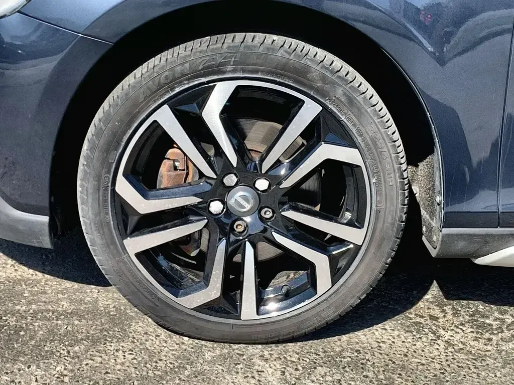 Usado Volvo V40 Pro 2018 Azul Utilitario