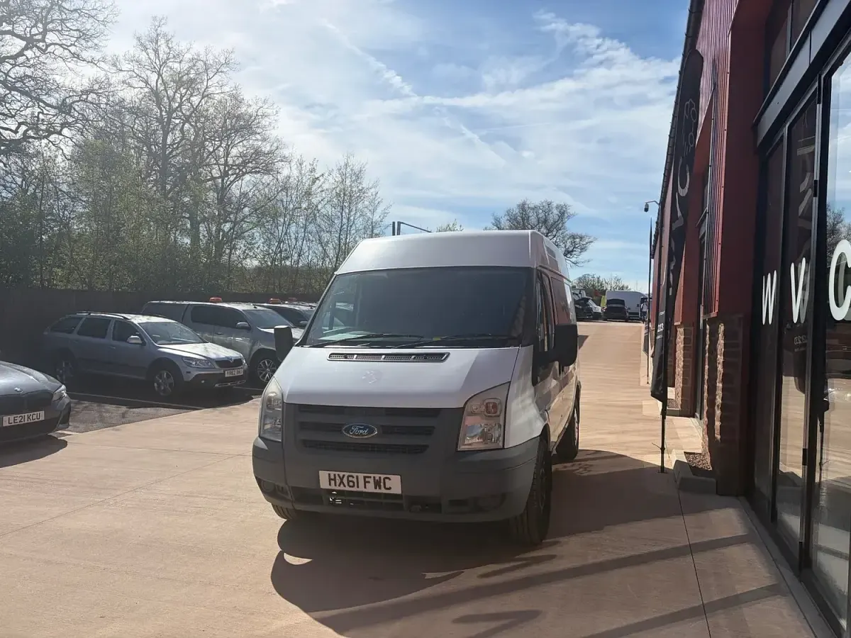Used Ford Transit 115 HP (84 kW) 2011 White Van