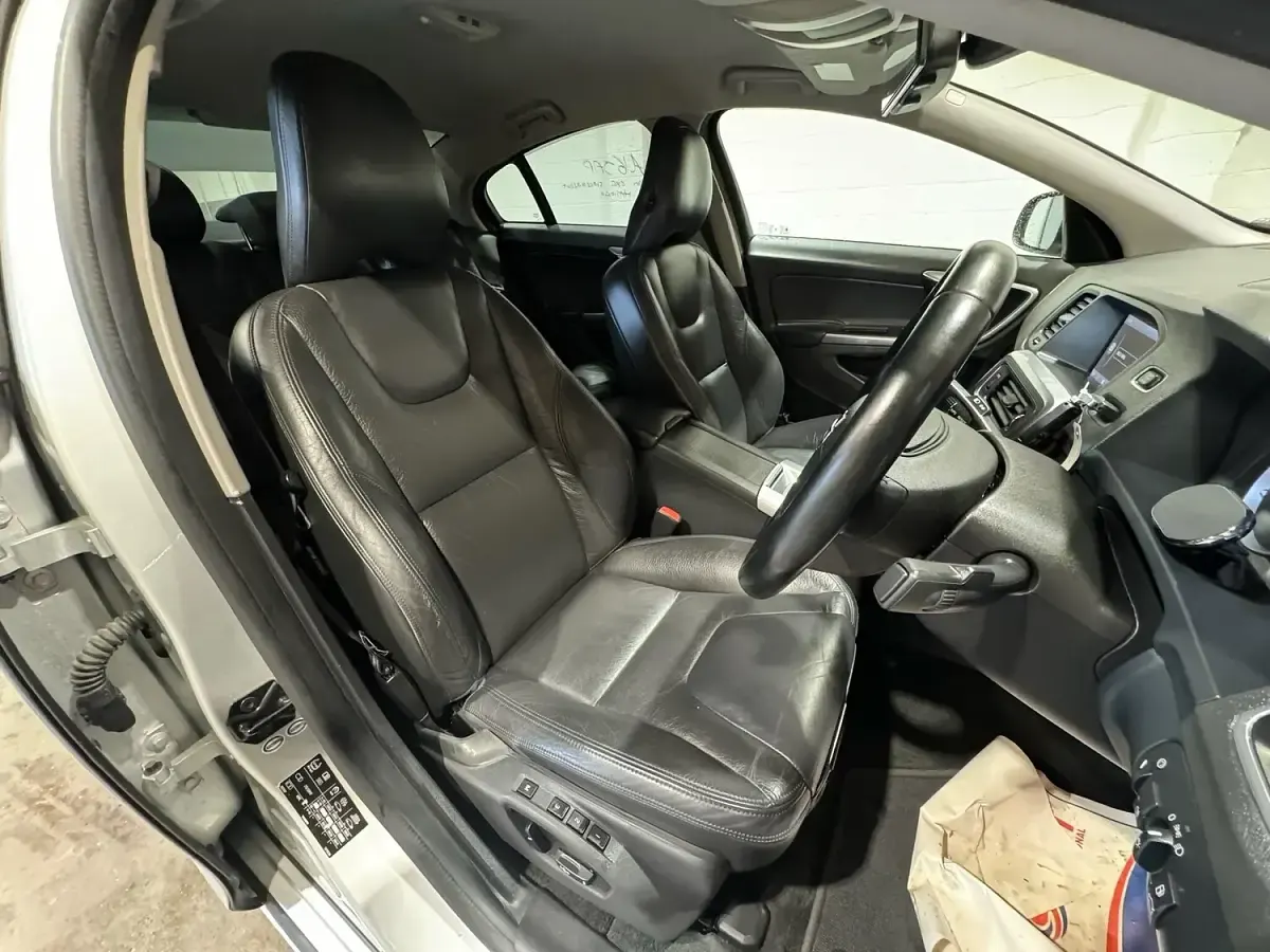 Used Volvo S60 SE 152 HP (111 kW) 2026 Black Sedan