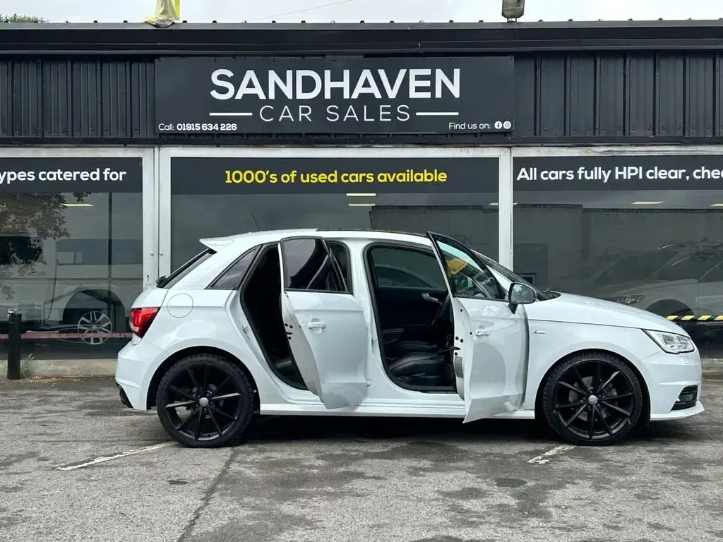Used Audi A1 Sportback Black Edition 150 HP (110 kW) 2017 White Hatchback