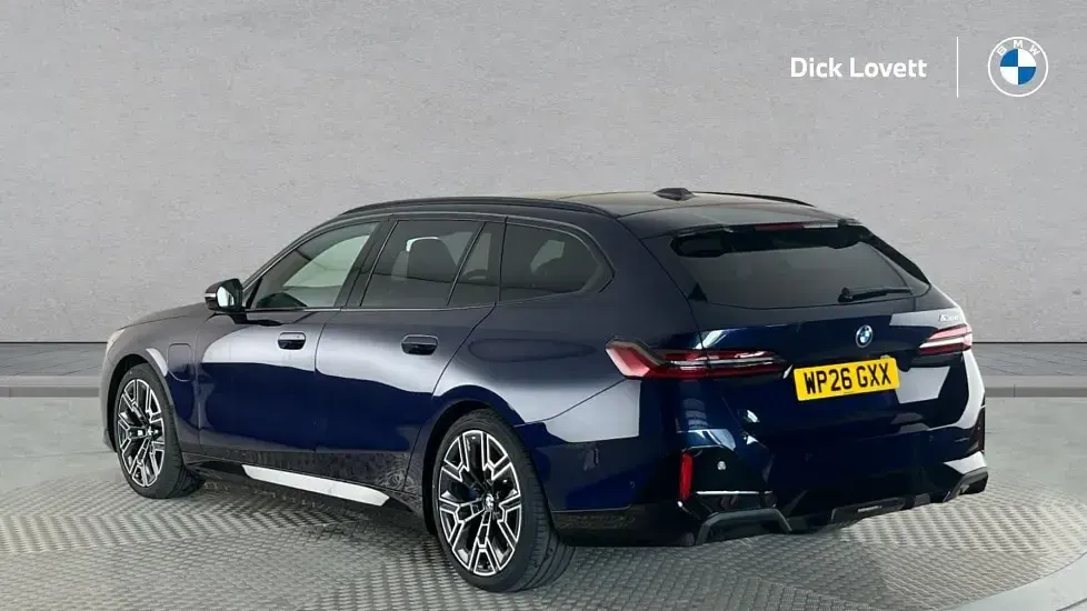 Used BMW 530e M Sport 295 HP (216 kW) 2026 Blue Estate