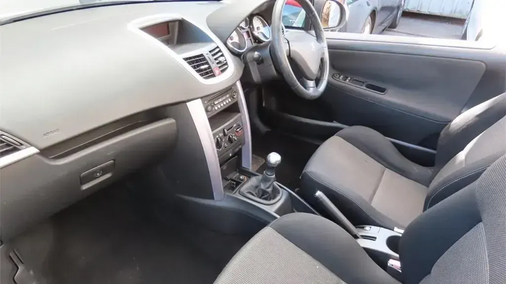 Second-hand Peugeot 207 Sport 2008 Argintiu Cabrio