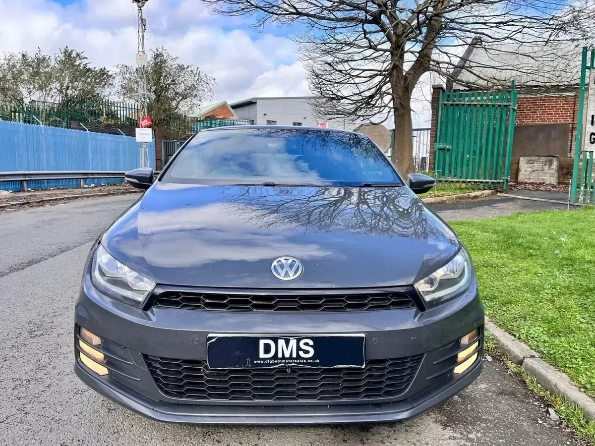 Begagnad VW Scirocco GT 150 HK (110 kW) 2016 Grå Sportkupé