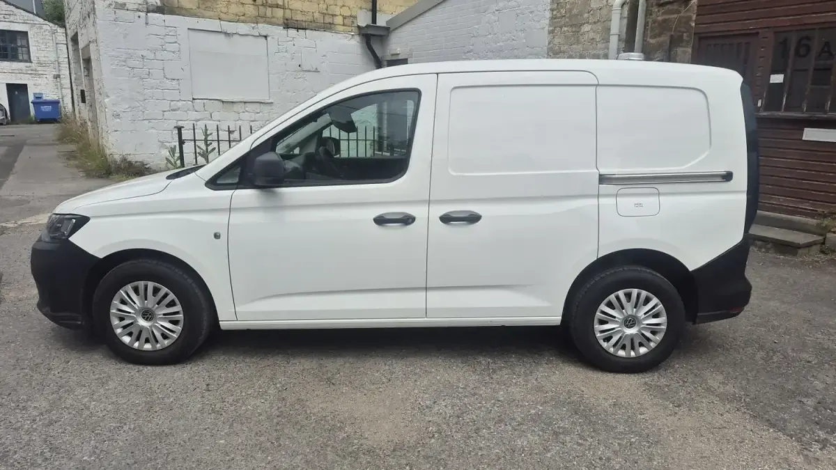 Used VW Caddy 102 HP (75 kW) 2022 White MPV