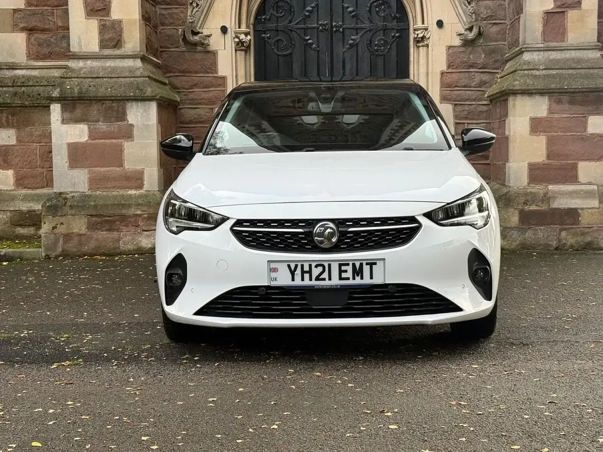 Used Vauxhall Corsa Edition 75 HP (55 kW) 2021 White Hatchback