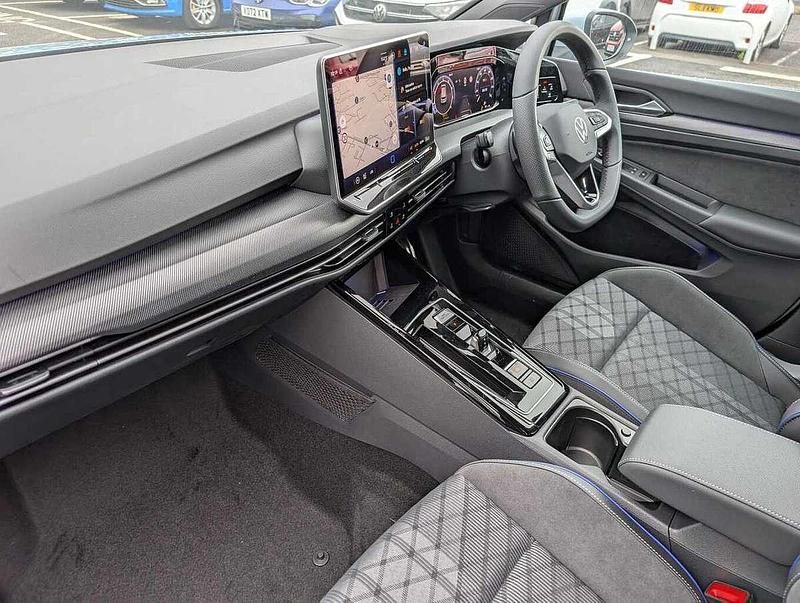Used VW Golf VIII R-line 148 HP (108 kW) 2025 Blue Hatchback