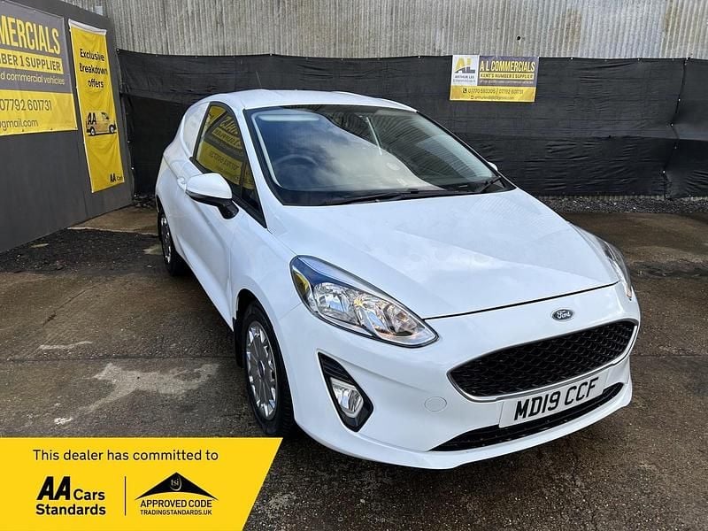 Used Ford Fiesta 2019 White Van