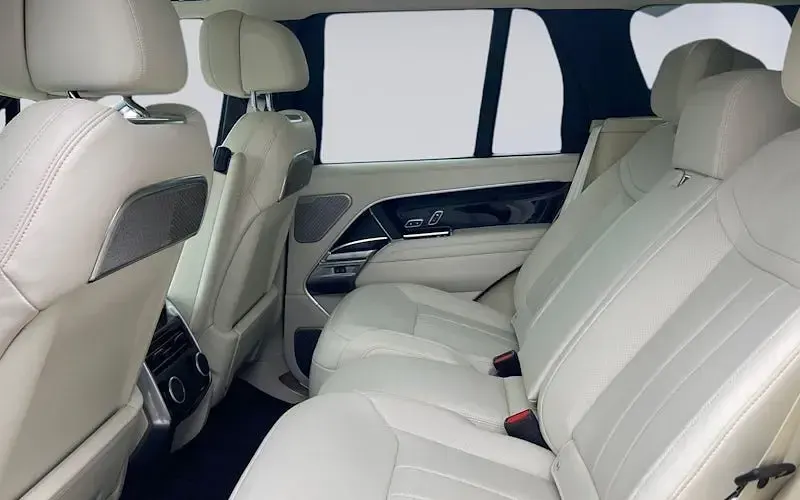 Used Land Rover Range Rover Autobiography 551 HP (405 kW) 2026 SUV