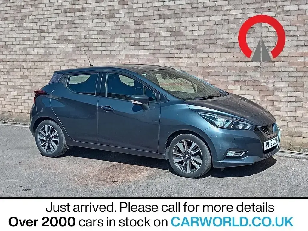 Usado Nissan Micra Acenta 71 HP (52 kW) 2019 Cinzento Citadino