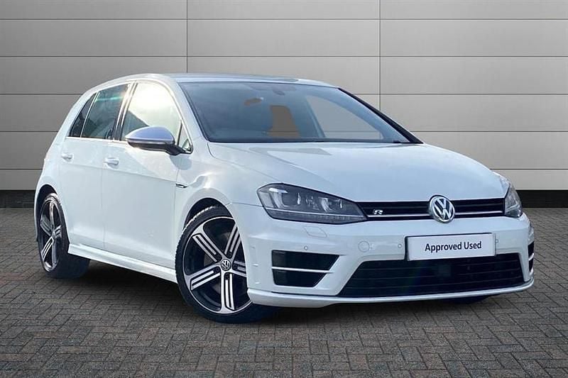 White Used 2016 VW Golf VII R Hatchback | £14,250 (Fair price) - Image 1/3