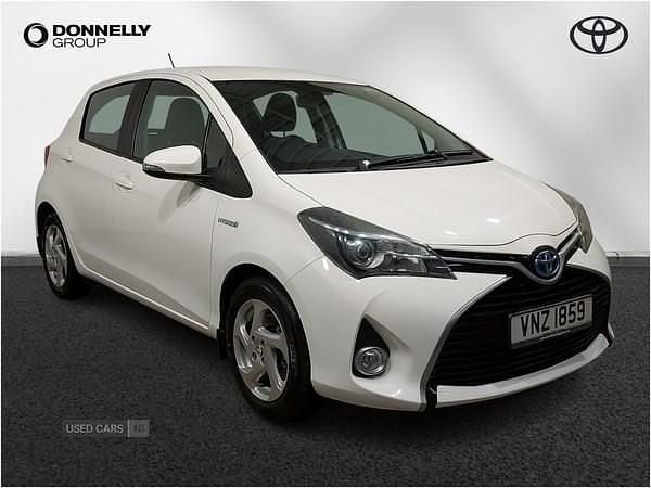 Used Toyota Yaris Hybrid 2015 White Hatchback