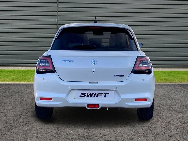 Used Suzuki Swift 82 HP (60 kW) 2025 White Hatchback