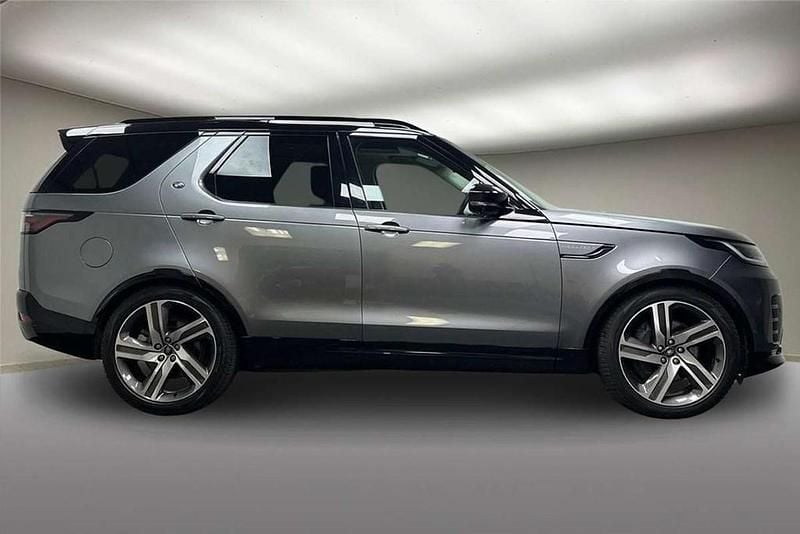 Usado Land Rover Discovery 5 HSE Dynamic 344 CV (253 kW) 2025 Gris SUV